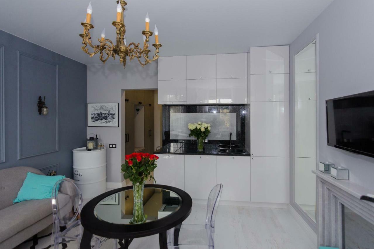 קייב Charming Studio In The Center מראה חיצוני תמונה